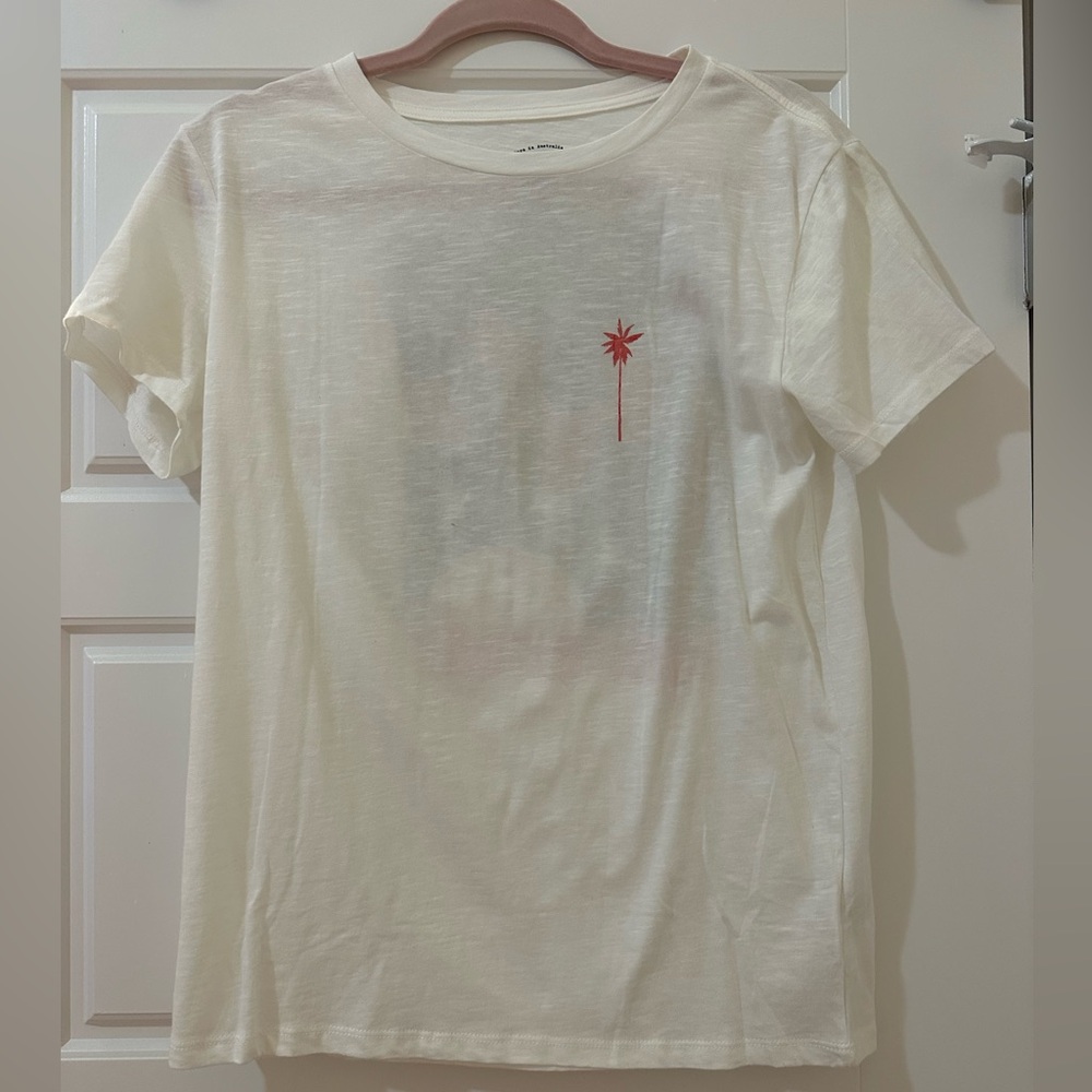 Billabong cute t shirt! Size medium!
